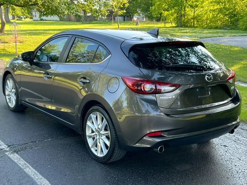 Used 2017 MAZDA MAZDA3 Grand Touring w/ Premium Equipment Package FWD image 7