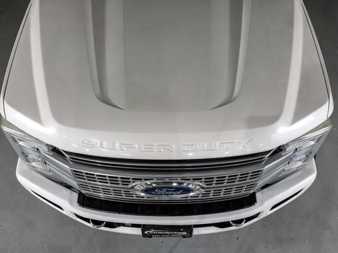 Used 2018 Ford F250 Platinum w/ Platinum Ultimate Package AWD/4WD image 40