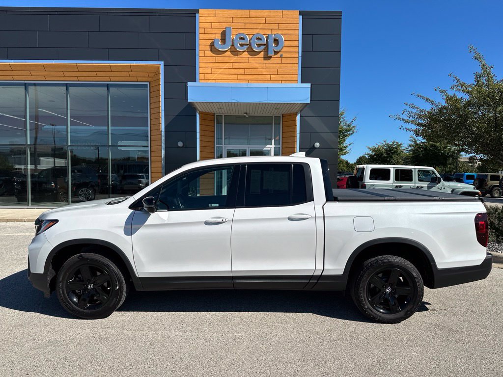 Used 2023 Honda Ridgeline Black Edition image 12
