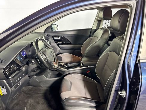Used 2020 Kia Niro EX image 11