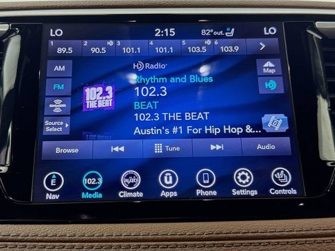 Used 2020 Chrysler Pacifica Limited FWD image 17