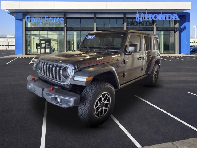 Used 2024 Jeep Wrangler Unlimited Rubicon w/ Convenience Group AWD/4WD image 4