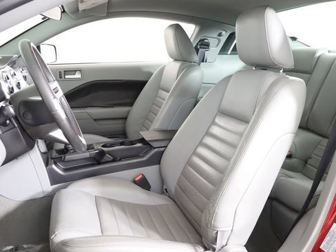 Used 2006 Ford Mustang GT Premium RWD image 19