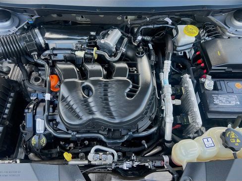 Used 2019 Jeep Cherokee Latitude Plus w/ Cold Weather Group image 31