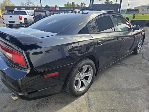 Used 2014 Dodge Charger R/T RWD image 6