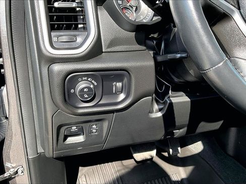 Used 2023 RAM 1500 Big Horn AWD/4WD image 38