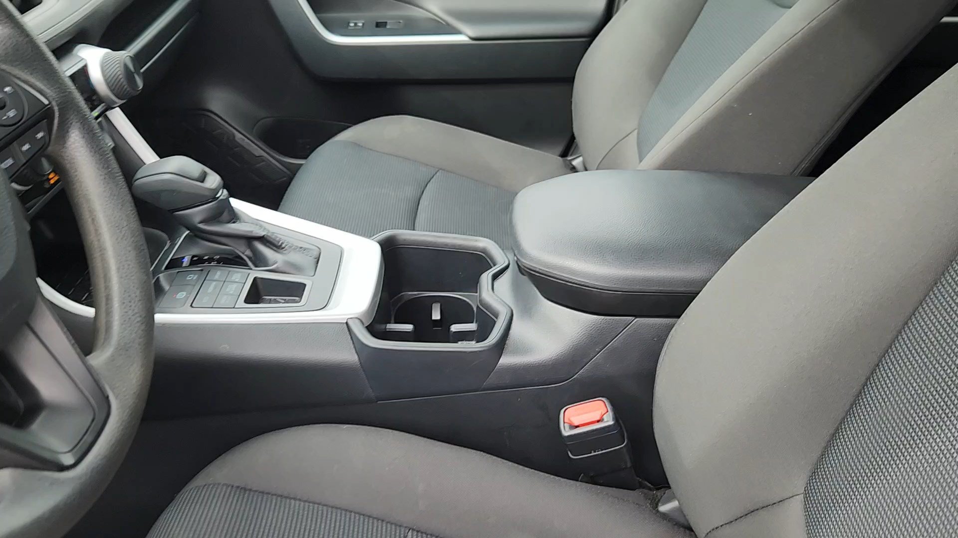 Used 2025 Toyota RAV4 LE AWD/4WD image 29