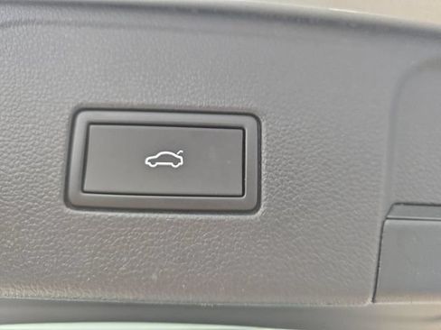 Used 2023 Volkswagen Atlas SE w/ Panoramic Sunroof Package FWD image 34