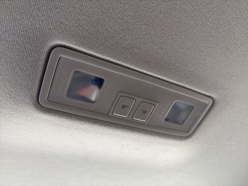 Used 2020 Volkswagen Tiguan S image 78