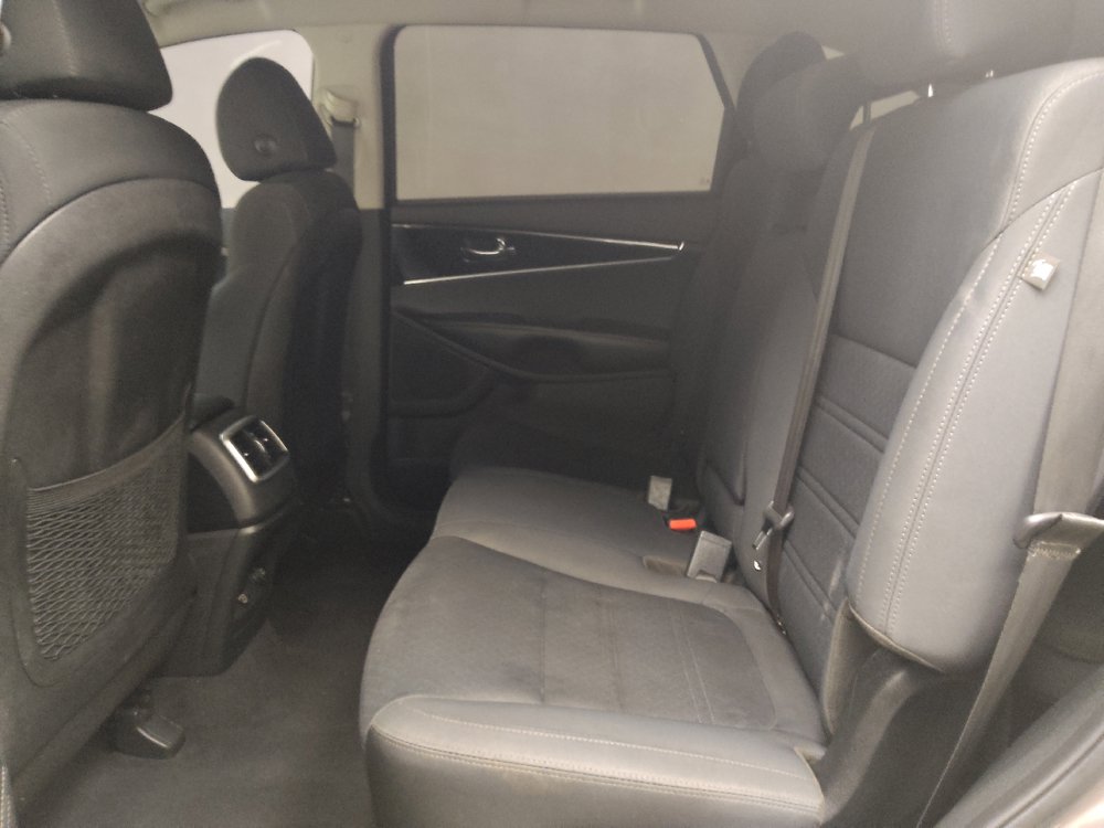 Used 2019 Kia Sorento AWD w/ LX Convenience Package image 18