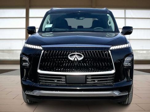 New 2026 INFINITI QX80 Luxe image 3