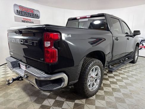 Used 2023 Chevrolet Silverado 1500 LT w/ Z71 Off-Road Package AWD/4WD image 3