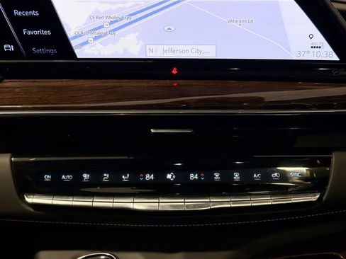 Certified 2022 Cadillac Escalade Sport Platinum w/ Heavy-Duty Trailer Package image 16