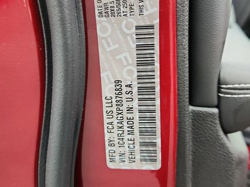 New 2023 Jeep Grand Cherokee L Laredo AWD/4WD image 10