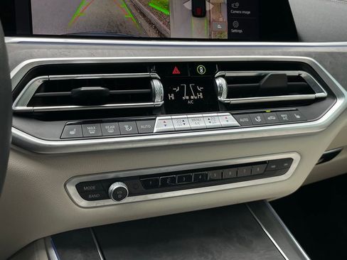 Used 2022 BMW X5 xDrive40i w/ Premium Package image 19