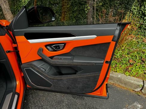 Used 2023 Lamborghini Urus S image 24