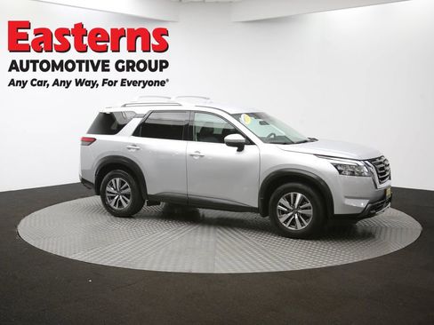 Used 2023 Nissan Pathfinder SL image 46