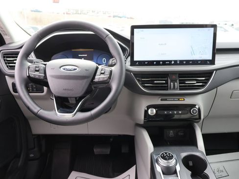 Certified 2025 Ford Escape Platinum image 19