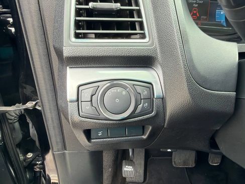 Used 2018 Ford Explorer Limited w/ Equipment Group 301A AWD/4WD image 22