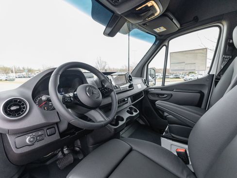 New 2026 Mercedes-Benz Sprinter 2500 image 18