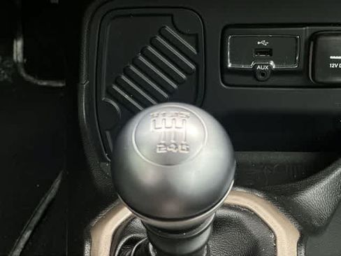Used 2016 Jeep Renegade Sport w/ Power & Air Group FWD image 15