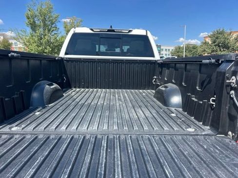 Used 2022 Toyota Tundra SR5 AWD/4WD image 8