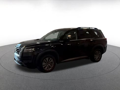 Used 2025 Nissan Pathfinder SV FWD image 9