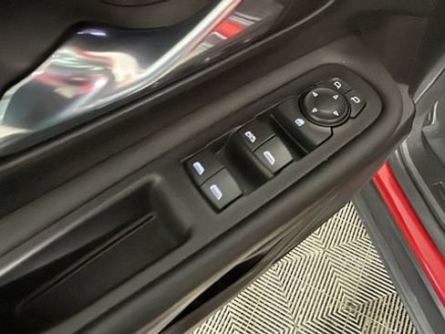 Used 2023 GMC Terrain SLE w/ Driver Convenience Package FWD image 10