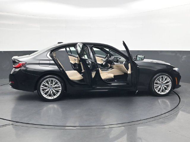 Used 2024 BMW 330i Sedan w/ Convenience Package RWD image 37