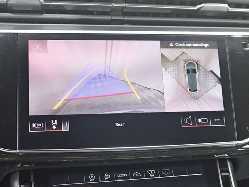 Used 2021 Audi Q8 Prestige w/ Prestige Package image 20