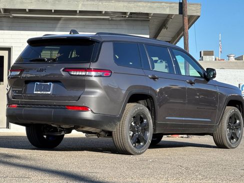 New 2025 Jeep Grand Cherokee L Altitude image 3