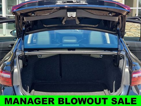 Used 2024 Volkswagen Jetta SE FWD image 12