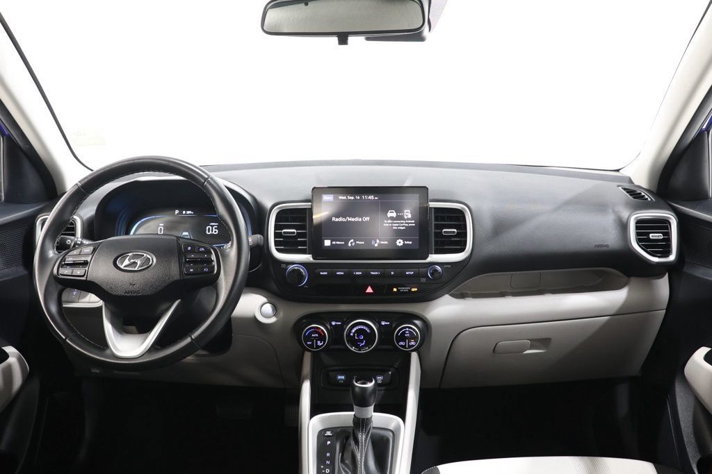Used 2025 Hyundai Venue SEL FWD image 12