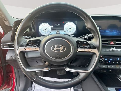 Used 2025 Hyundai Elantra SEL FWD image 11