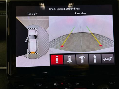 Used 2022 Jeep Grand Cherokee Limited 4xe w/ Luxury Tech Group II image 23