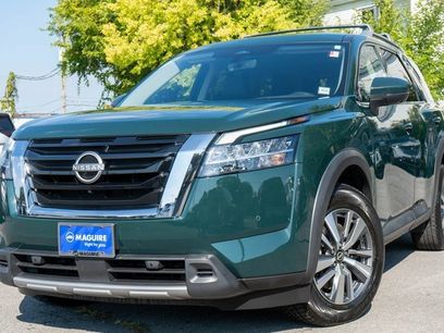 Used 2023 Nissan Pathfinder SL