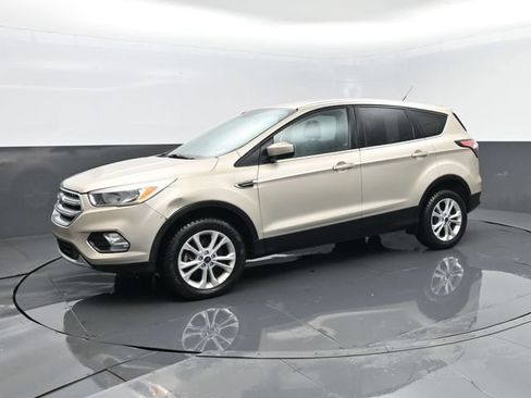 Used 2017 Ford Escape SE AWD/4WD image 1