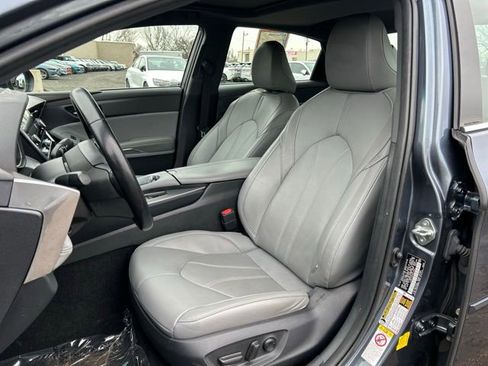 Used 2019 Toyota Avalon image 14