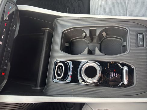 New 2026 Jeep Cherokee Limited AWD/4WD image 17