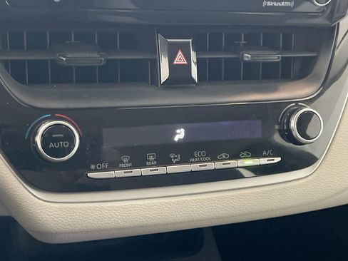 Used 2022 Toyota Corolla LE image 19