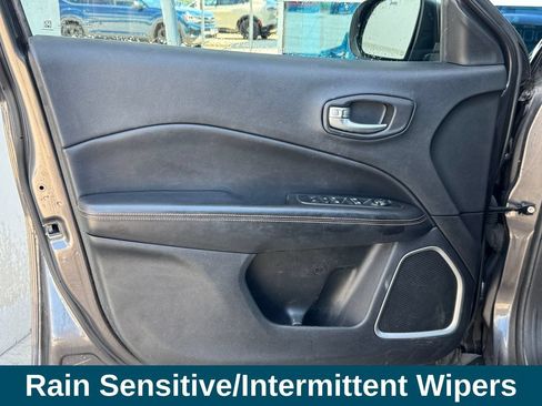 Used 2018 Jeep Compass Limited w/ Navigation Group FWD image 17
