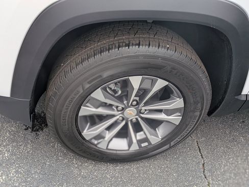 New 2026 Chevrolet Equinox LT w/ Safety and Technology Package FWD image 10