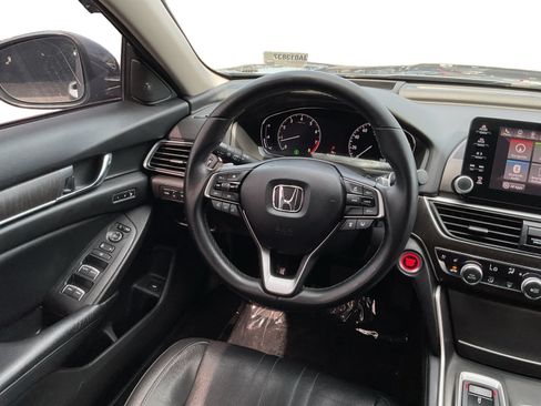 Used 2018 Honda Accord Touring image 10