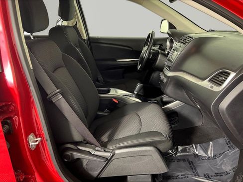 Used 2020 Dodge Journey SE w/ SE Popular Equipment Group FWD image 29