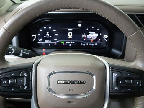 Used 2022 GMC Yukon Denali image 16