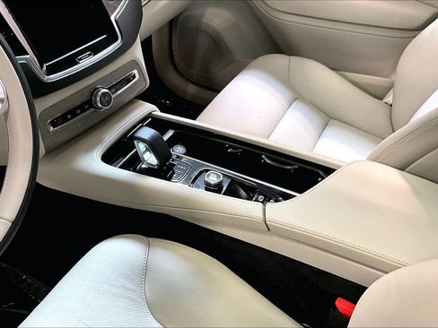 Certified 2023 Volvo XC90 B6 Plus w/ Protection Package Premier AWD/4WD image 16