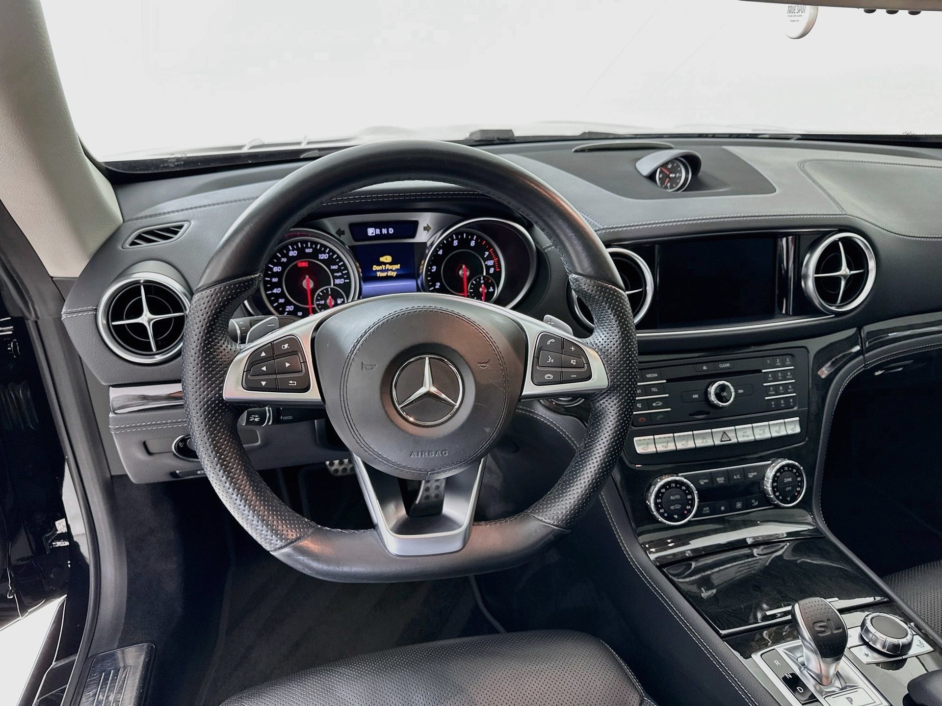 Used 2017 Mercedes-Benz SL 450 image 25