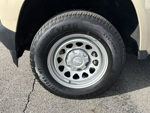 Used 2023 Chevrolet Colorado W/T image 10