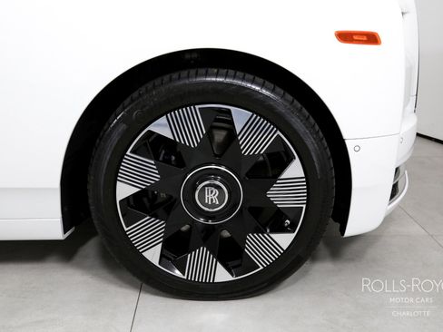 Certified 2023 Rolls-Royce Phantom Sedan w/ The Phantom Package image 40