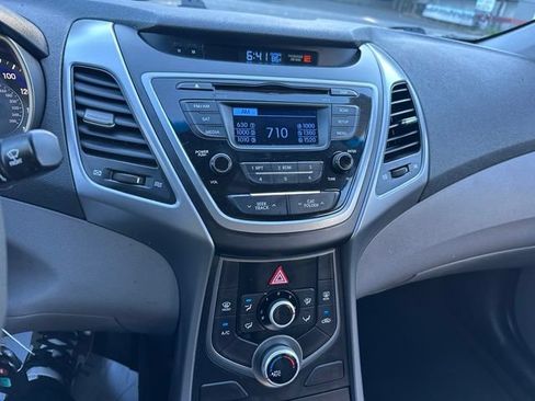 Used 2016 Hyundai Elantra SE FWD image 15